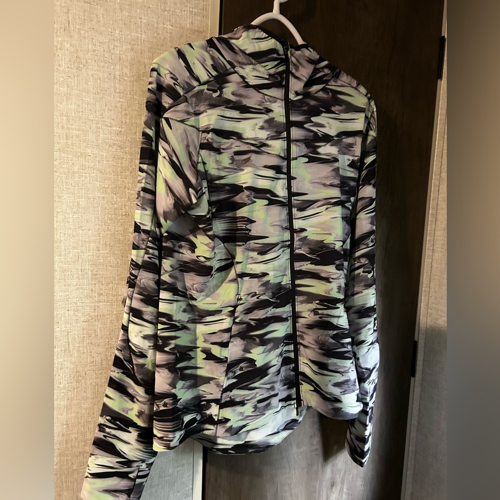 NWOT Lululemon Mist Over Windbreaker